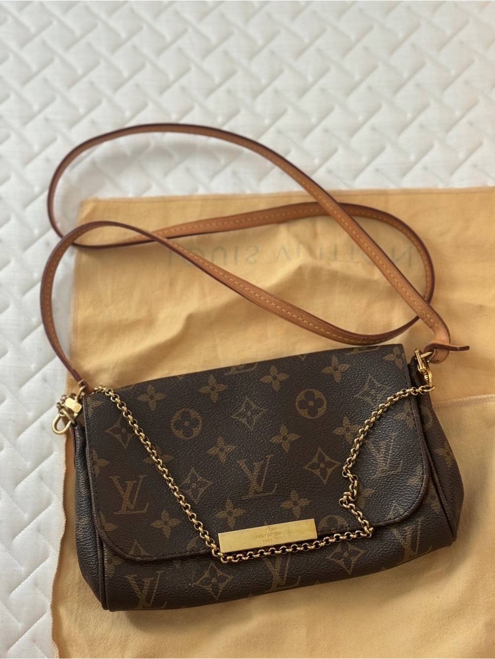 Louis Vuitton Brown Monogram Crossbody with Gold Chain - Picture 1 of 4